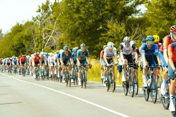 road cycling peloton